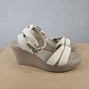 Crocs Leigh II Crossstrap Wedge Sandal Women's Size 8 Oatmeal/Mushroom EUC NWOT